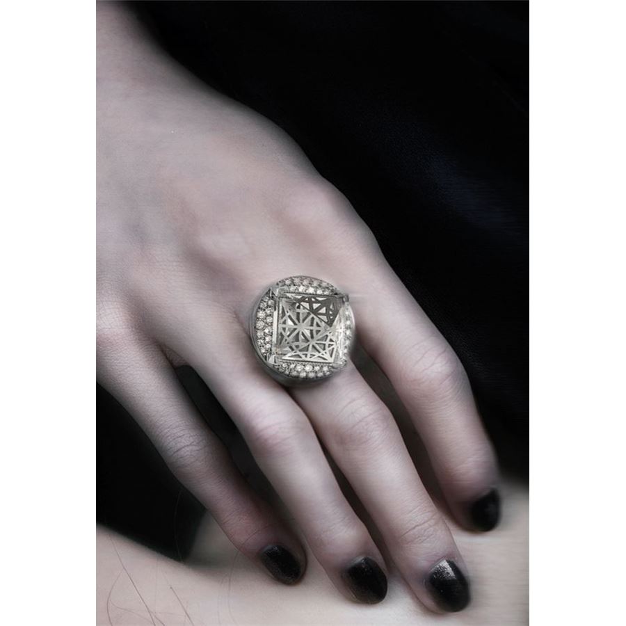'Entropia' ring in gold and diamonds ENTROPIA | AN SIGILLO LASERAU18B CT 0,50